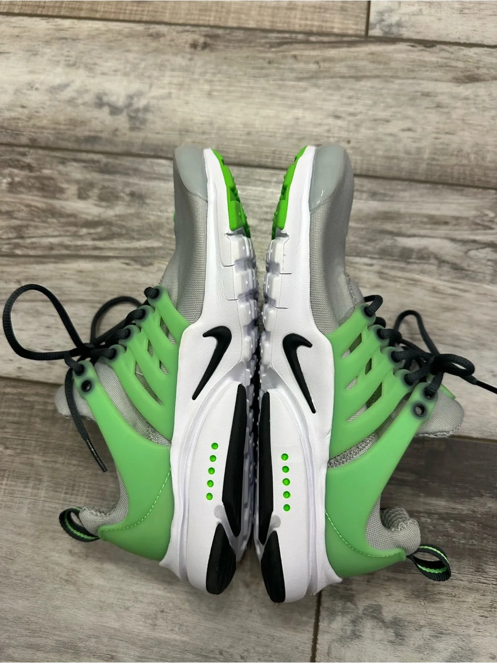 Nike Air Presto Grey and Green Trainers Youth size 5